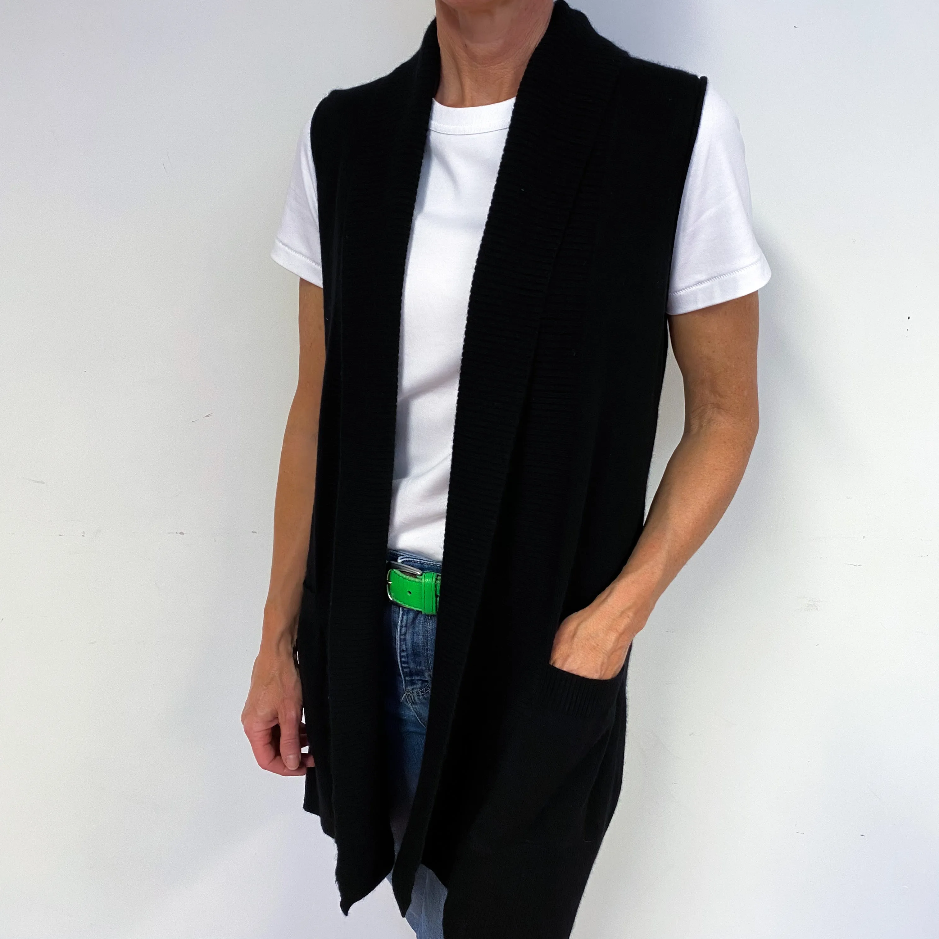 Black Sleeveless Cashmere Edge to Edge Cardigan Medium