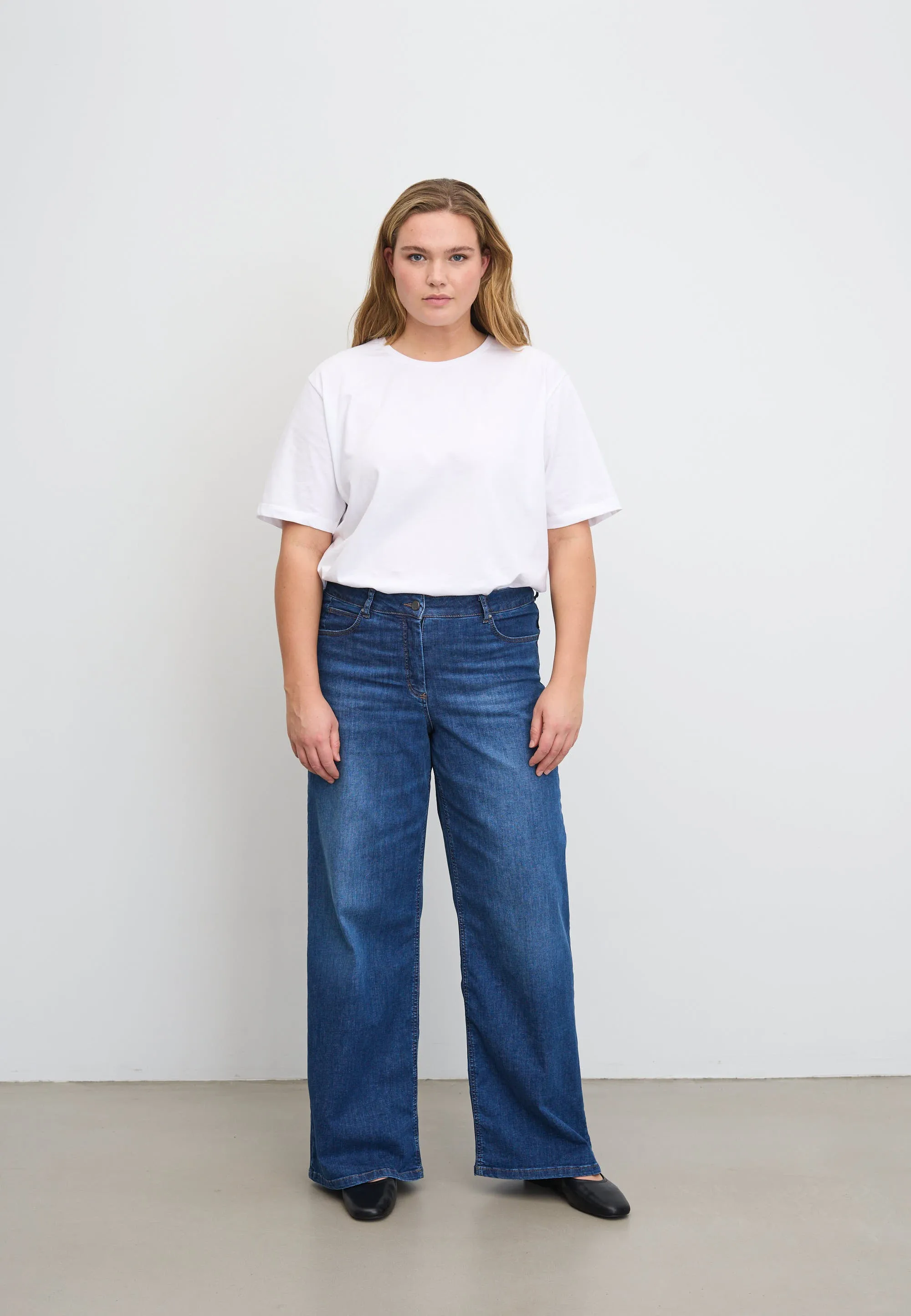 Carol Loose - Medium Length - Washed Blue Denim