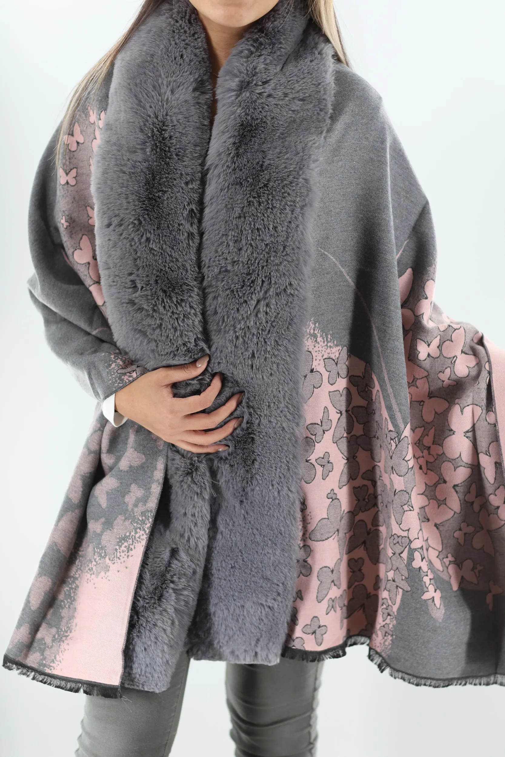 La Fiorentina | Faux Fur Trim Wrap with Print - Grey