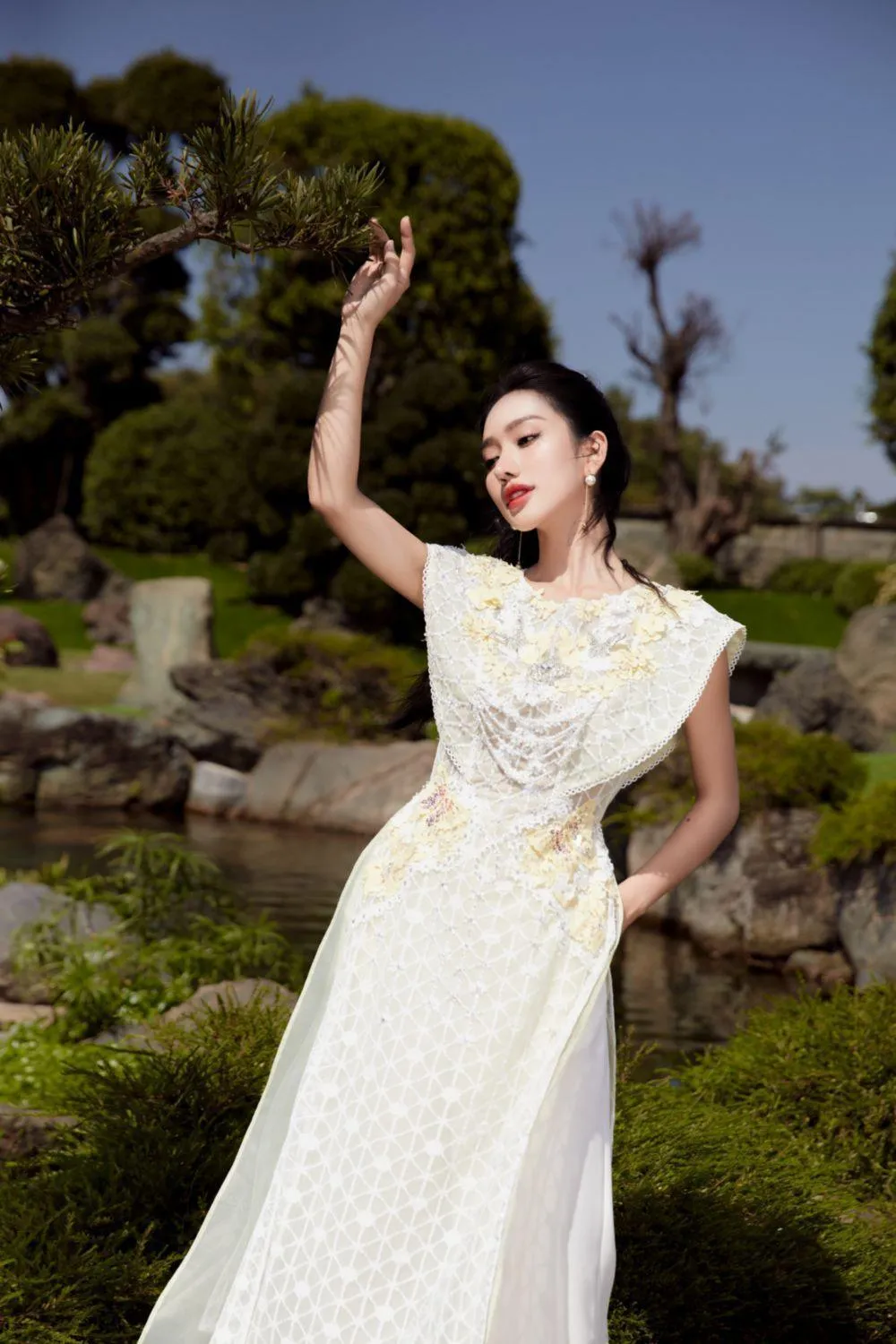 Minh Tue A-line Round Neck Mesh Lace Floor Length Ao Dai