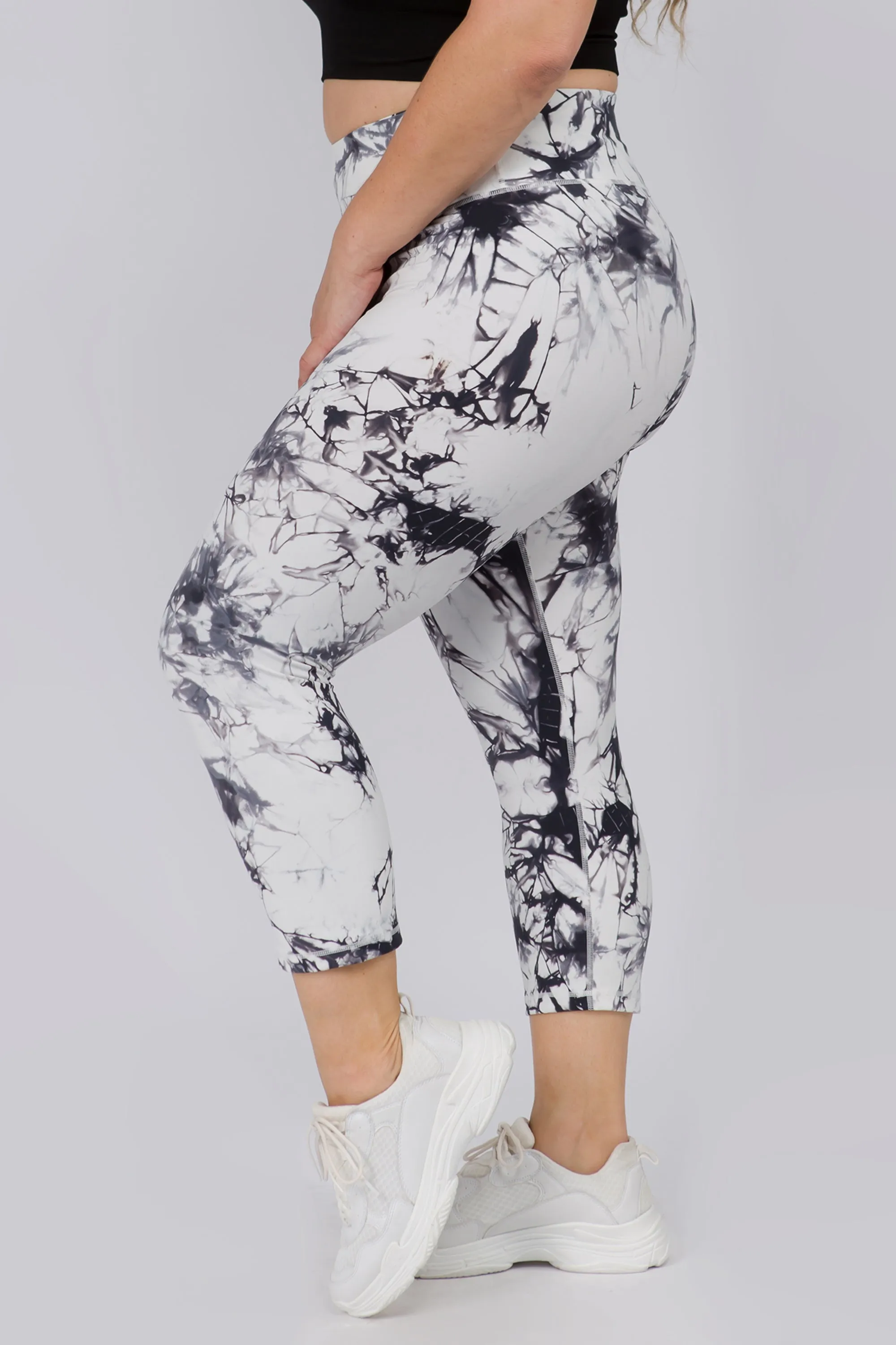 Plus Size Wild and Free Tie-Dye Print Active Capri Leggings